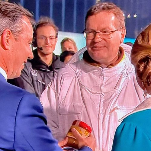 Übergabe des Geschenks an den Grand Duc Guillaume V.